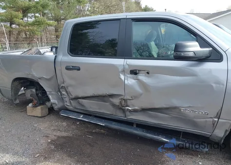 2023 Ram 1500 Big Horn 4X4 5'7 Box из США, поврежденный, VIN 1C6RRFFG3PN690013